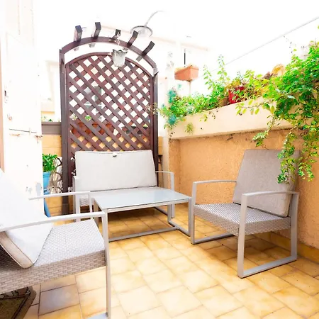 Le Saint Honore A 500 Metres A Pied De La Apartment